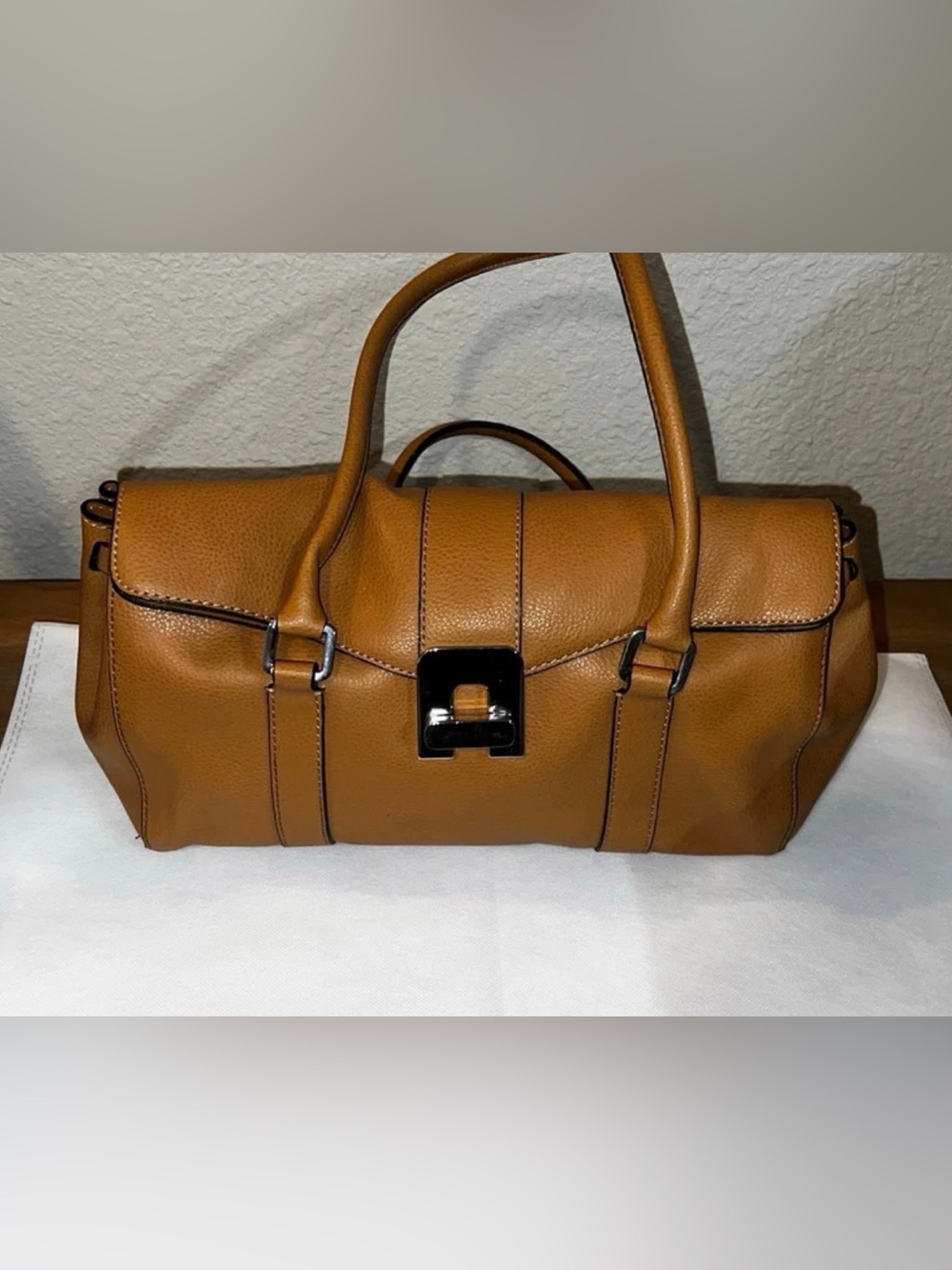 NEW faux leather bag with oversized turn lock
